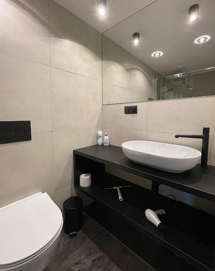 Off Side Story Apartment Лодз Екстериор снимка