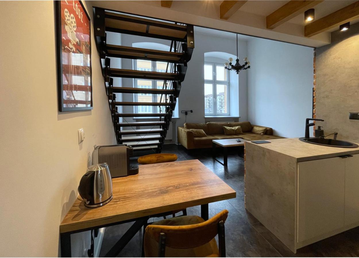 Off Side Story Apartment Лодз Екстериор снимка